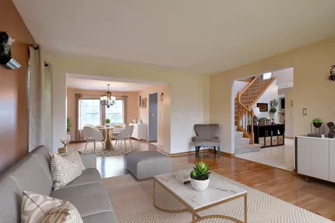Living - 223 Sangamon Ct, Bartlett, IL 60103 photo 2 of 5