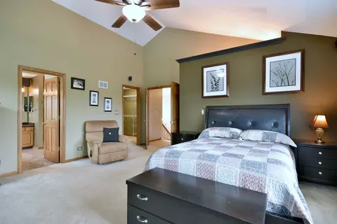 Bedroom - 223 Sangamon Ct, Bartlett, IL 60103 photo 4 of 10
