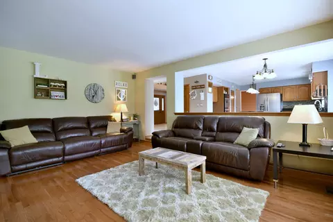 Living - 223 Sangamon Ct, Bartlett, IL 60103 photo 5 of 5