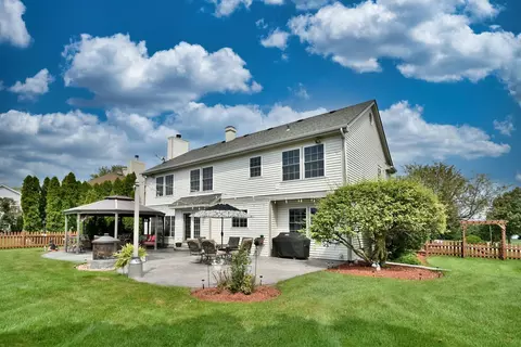 Exterior - 223 Sangamon Ct, Bartlett, IL 60103 photo 8 of 11