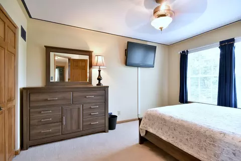 Bedroom - 223 Sangamon Ct, Bartlett, IL 60103 photo 8 of 10