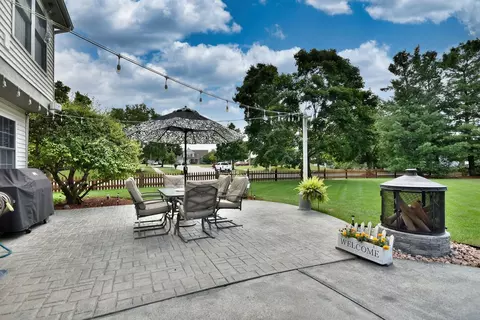 Exterior - 223 Sangamon Ct, Bartlett, IL 60103 photo 5 of 11