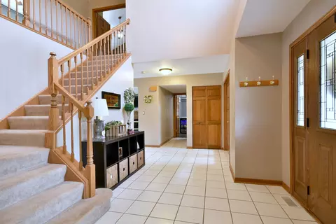 Entry Way - 223 Sangamon Ct, Bartlett, IL 60103 photo 1 of 5