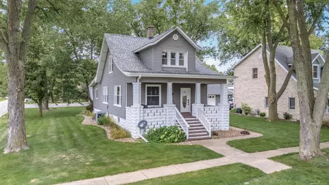 202 E 6th St, Gridley, IL 61744 photo 2