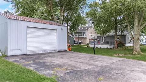 202 E 6th St, Gridley, IL 61744 photo 9