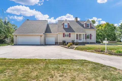 208 W Diller St, Broadlands, IL 61816