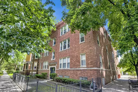 3901 N Claremont Ave #2, Chicago, IL 60618