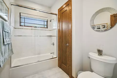 Bath - 24401 S Pine Ridge Dr, Monee, IL 60449 photo 4 of 5