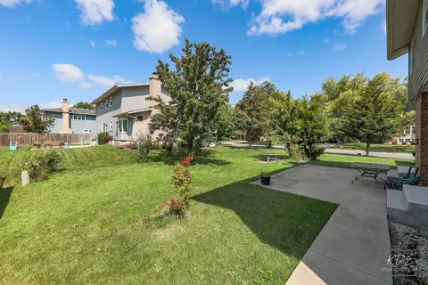 Exterior - 621 N Pinecrest Rd, Bolingbrook, IL 60440 photo 7 of 7