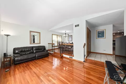 Living - 621 N Pinecrest Rd, Bolingbrook, IL 60440 photo 5 of 5