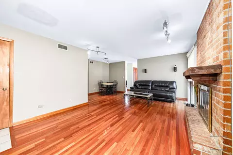 Living - 621 N Pinecrest Rd, Bolingbrook, IL 60440 photo 2 of 5