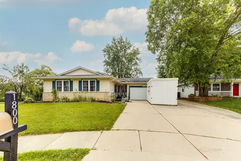 1800 Bolleana Ct, Hoffman Estates, IL 60192