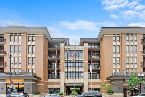 3450 S Halsted St #304, Chicago, IL 60608