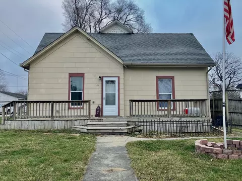 106 W Byron St, Sidney, IL 61877