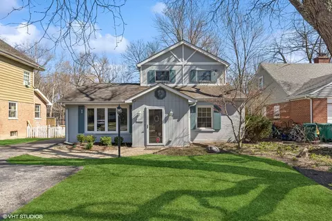 261 Dickens St, Northfield, IL 60093