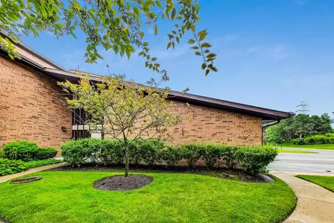 1029 Deerfield Pl #1029, Highland Park, IL 60035