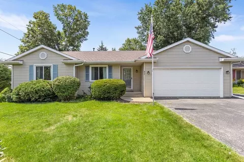 817 Arnold Ave, Rockford, IL 61108