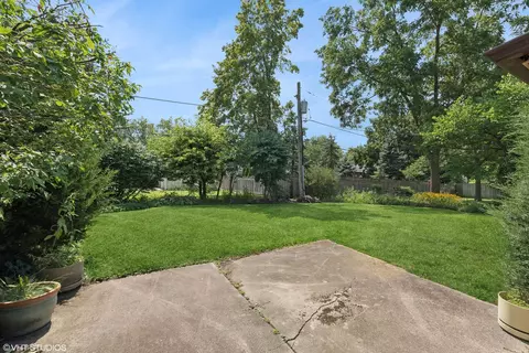 429 E Drury Ln, Barrington, IL 60010 photo 18