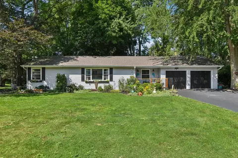 427 Roberts Ln, Batavia, IL 60510