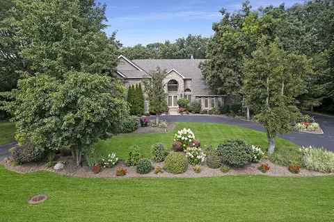 54 Woodview Ln, Lemont, IL 60439