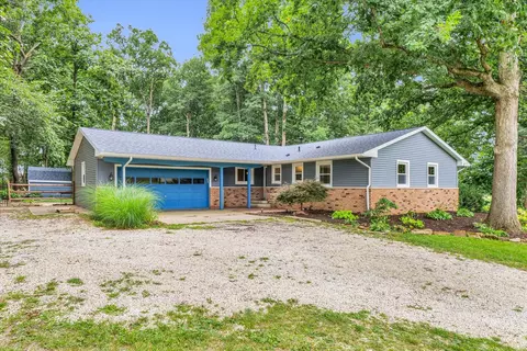 707 W Main St, Mahomet, IL 61853