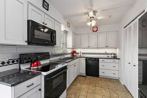 1219 Rose Ct, Bartlett, IL 60103 photo 7