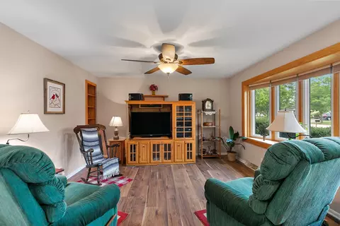 1219 Rose Ct, Bartlett, IL 60103 photo 4