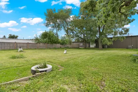 Exterior - 1112 N River Rd, Mchenry, IL 60051 photo 4 of 4
