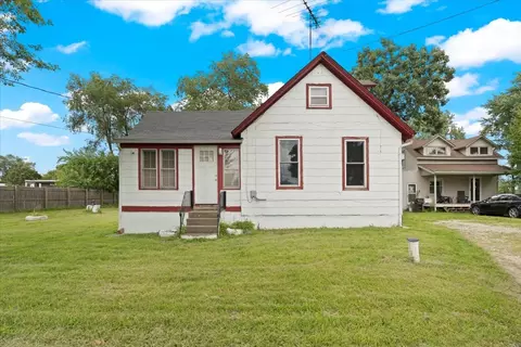 1112 N River Rd, Mchenry, IL 60051