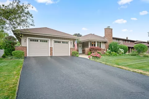 224 Southwick Ln, Schaumburg, IL 60173