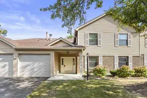 730 Candleridge Ct #B1, Bartlett, IL 60103