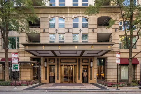 25 E Superior St #3804, Chicago, IL 60611