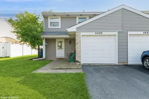 4685 Whitney Dr, Hanover Park, IL 60133
