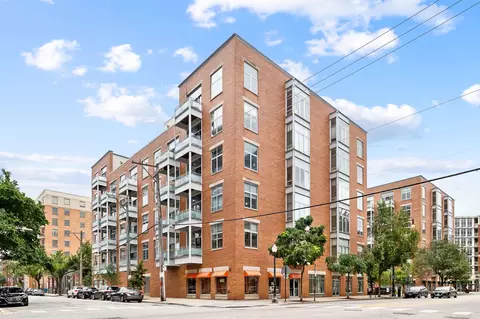 939 W Madison St #207, Chicago, IL 60607
