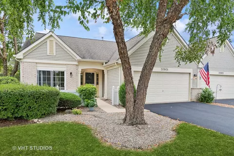 20901 W Snowberry Ln, Plainfield, IL 60544