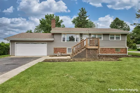 25378 W Park Ct, Lake Villa, IL 60046