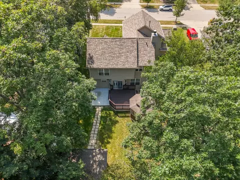 55 W Chestnut Ct, Elgin, IL 60120 photo 4