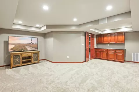 55 W Chestnut Ct, Elgin, IL 60120 photo 33