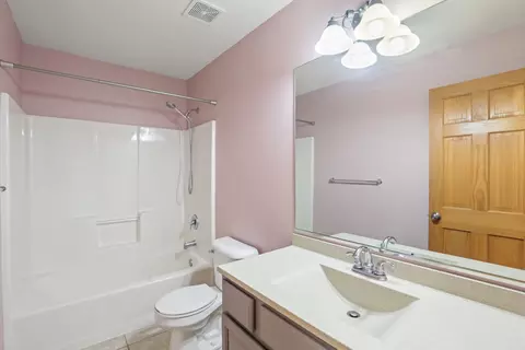 55 W Chestnut Ct, Elgin, IL 60120 photo 21
