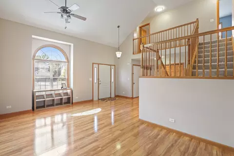 55 W Chestnut Ct, Elgin, IL 60120 photo 19