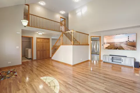 55 W Chestnut Ct, Elgin, IL 60120 photo 17
