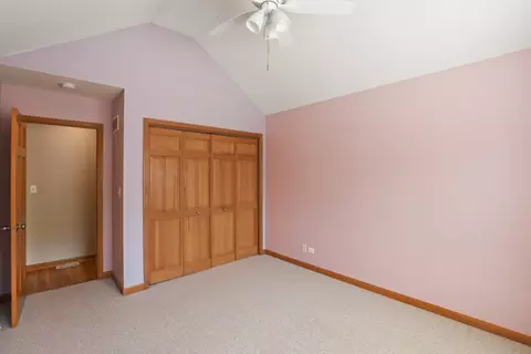 55 W Chestnut Ct, Elgin, IL 60120 photo 25