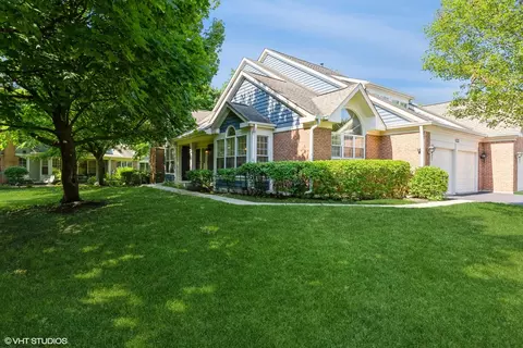 122 Harvard Ct, Glenview, IL 60025