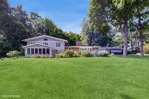21279 W Sylvan Dr S, Mundelein, IL 60060