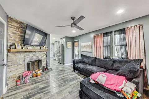 Living - 2875 Waldron Rd, Kankakee, IL 60901 photo 1 of 1