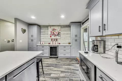 Kitchen - 2875 Waldron Rd, Kankakee, IL 60901 photo 2 of 3