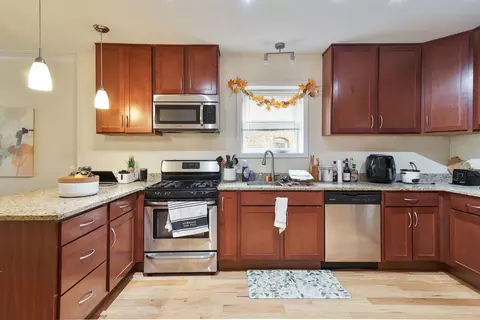Kitchen - 3039 N Christiana Ave, Chicago, IL 60618 photo 5 of 8