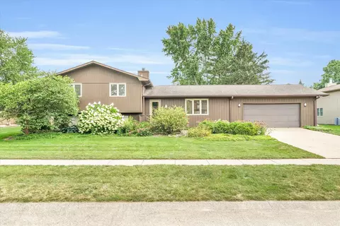 2403 Edward St, Urbana, IL 61801