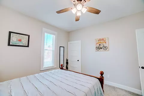 310 E Locust St, Watseka, IL 60970 photo 32