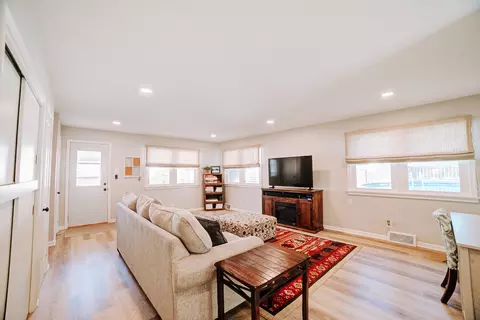 310 E Locust St, Watseka, IL 60970 photo 25